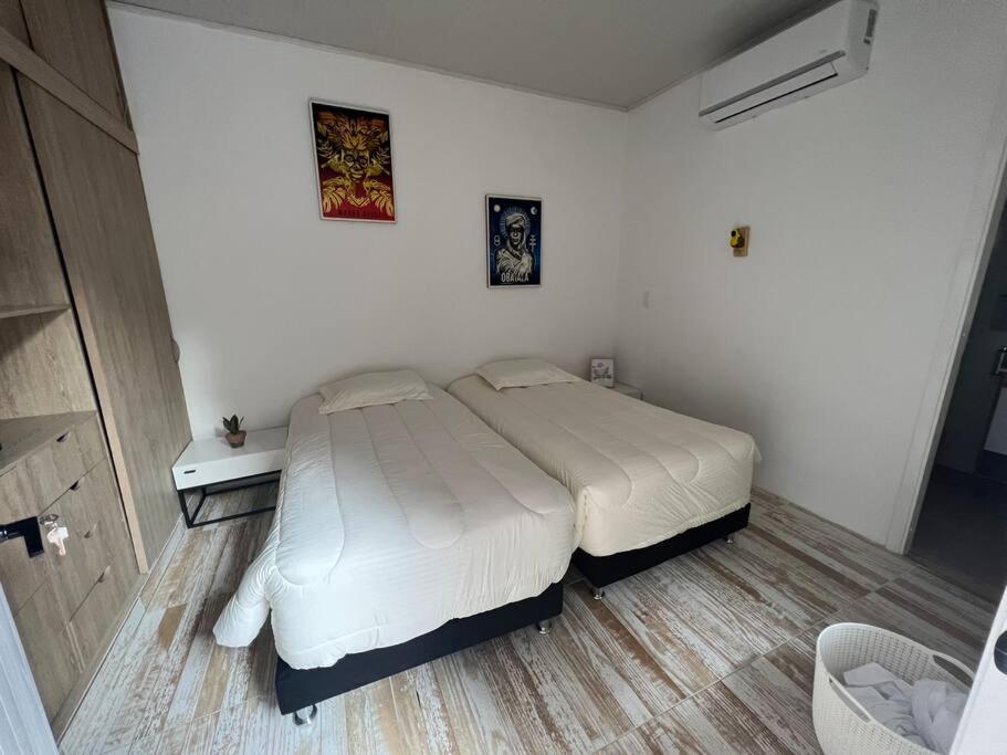 הוילה Nueva En San Antonio Cali, La Casa De Tona מראה חיצוני תמונה