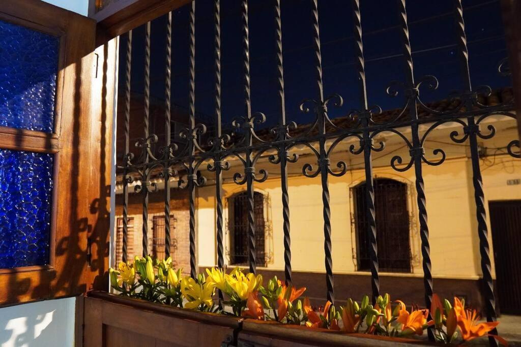 הוילה Nueva En San Antonio Cali, La Casa De Tona מראה חיצוני תמונה